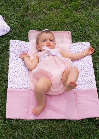 BB & CO Tapis à langer pliable avec poches liberty rose se transporte partout bébé